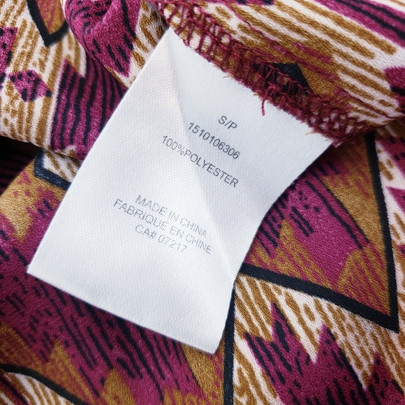 WAREHOUSE ONE | Ladies Aztec Sleeveless top - Picture 4 of 7